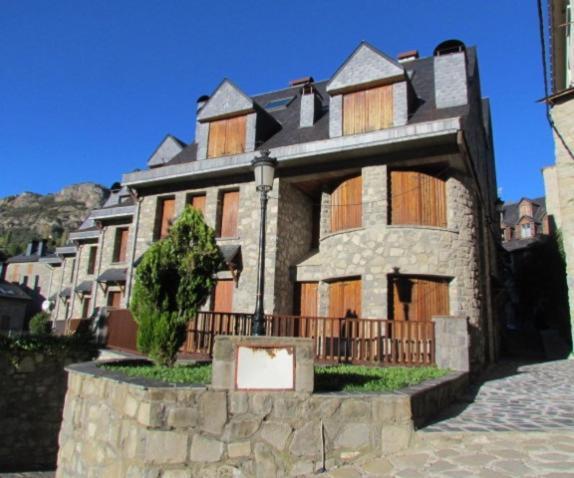 Duplex Quinones Apartment El Pueyo de Jaca Exterior photo